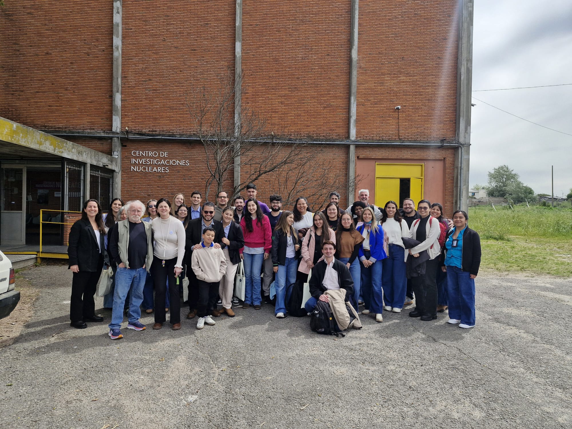 Foto grupal del 4to Encuentro REDIBA en el Centro de Investigaciones Nucleares, Montevideo