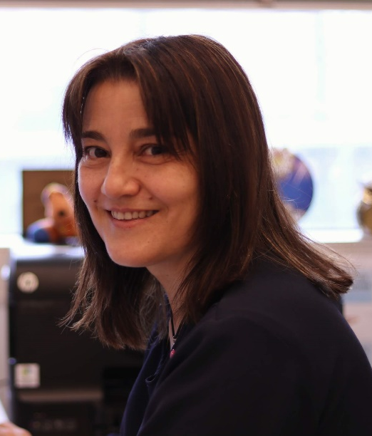 Dra. África Holguín